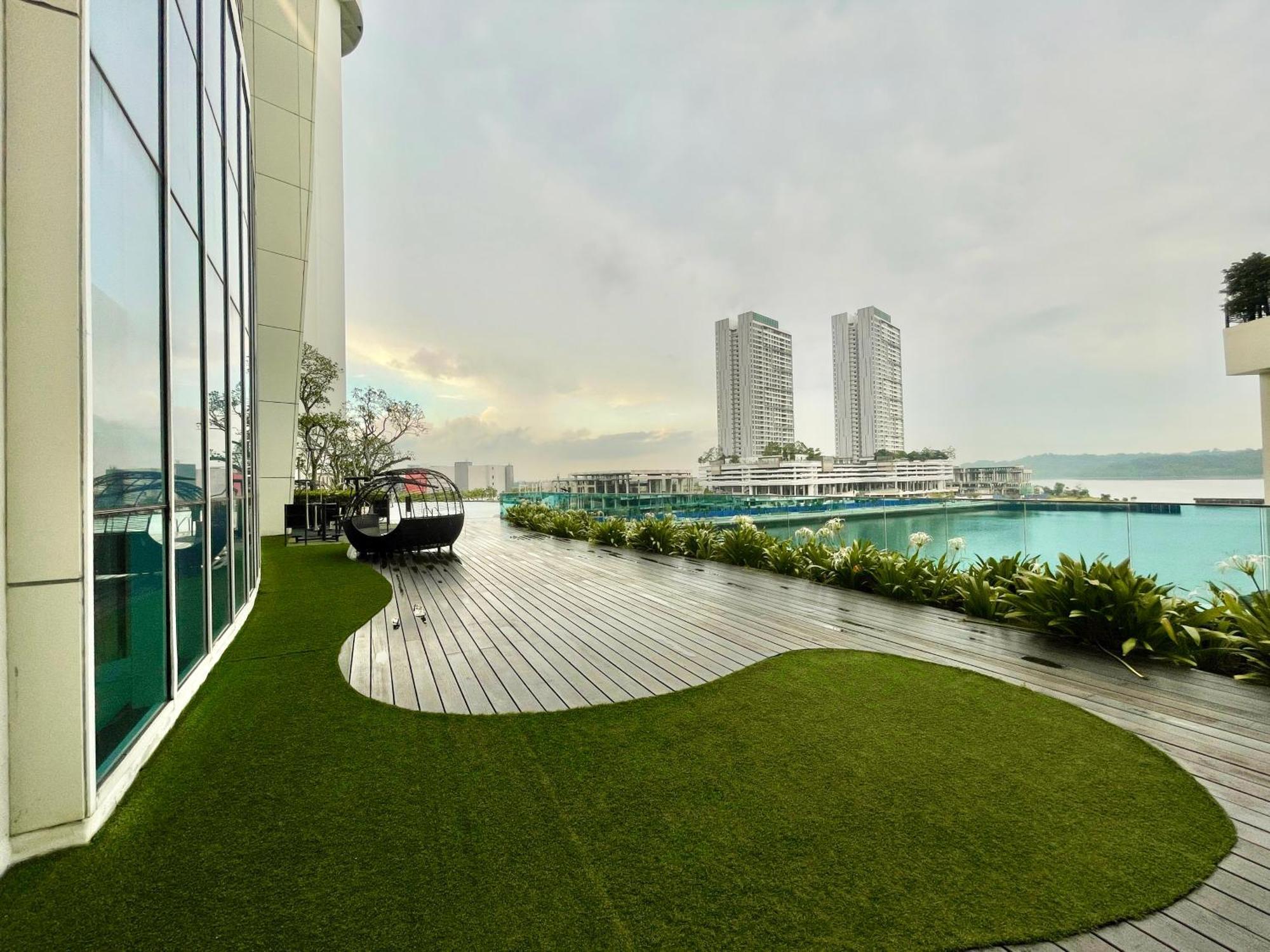 Ferienwohnung PineTree Puteri Harbour @ UHA Nusajaya  Exterior foto