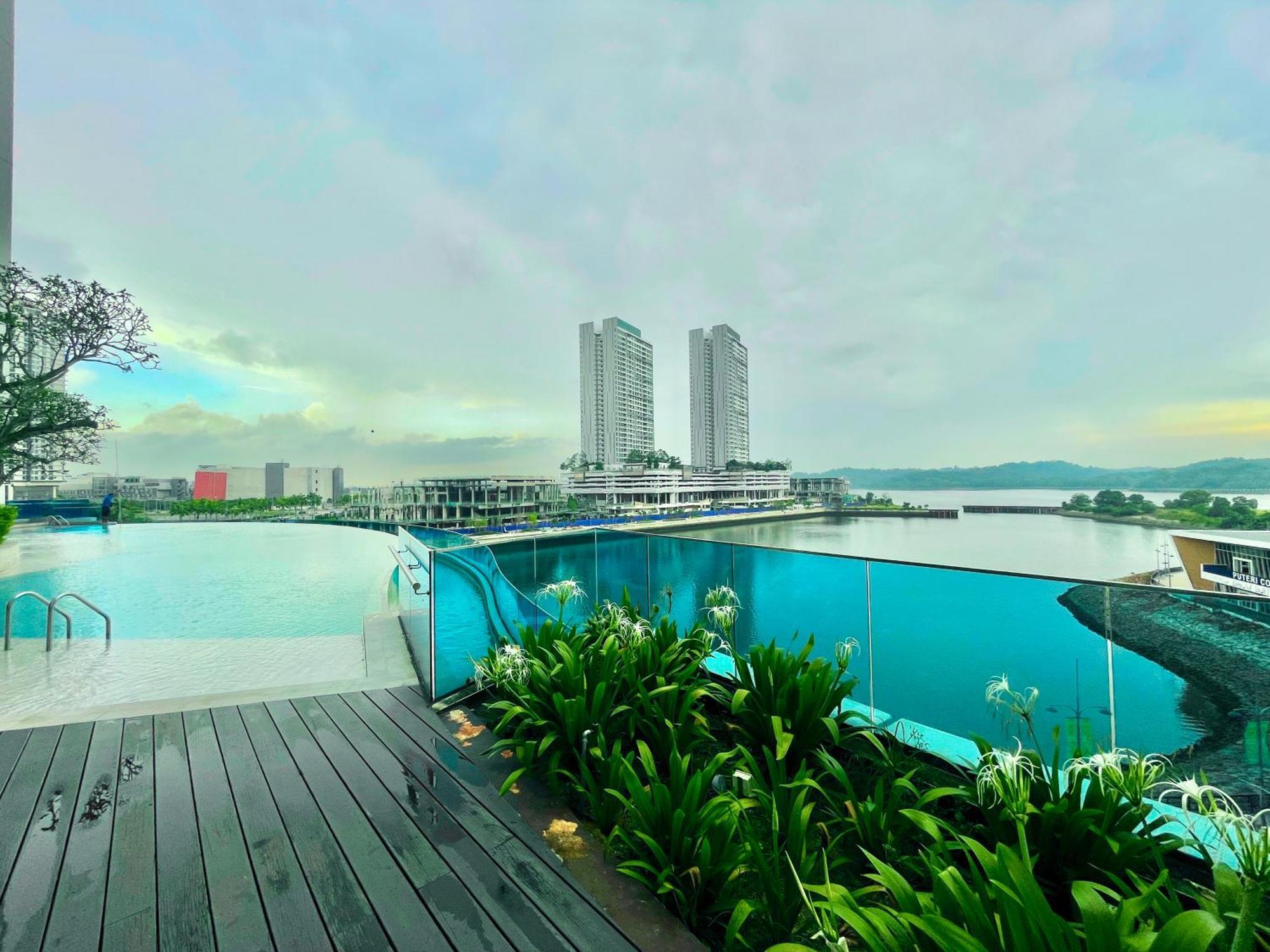 Ferienwohnung PineTree Puteri Harbour @ UHA Nusajaya  Exterior foto